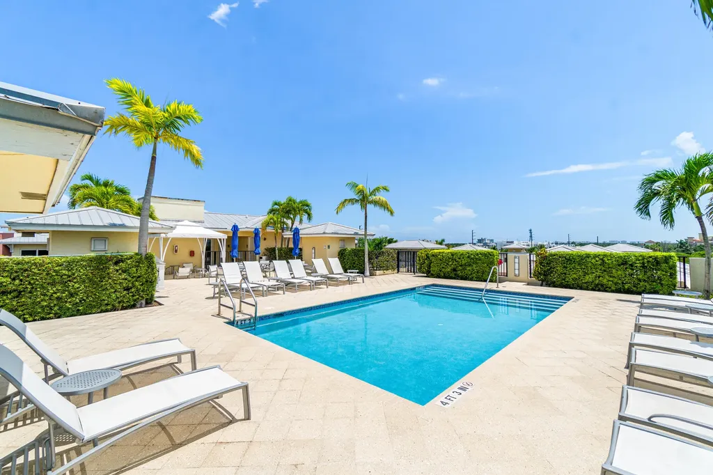 225 NE 1st Street Delray Beach FL 33444
