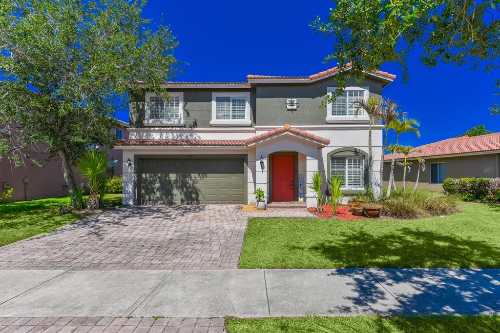 2020 SW Newport Isle Boulevard Port St Lucie FL 34953