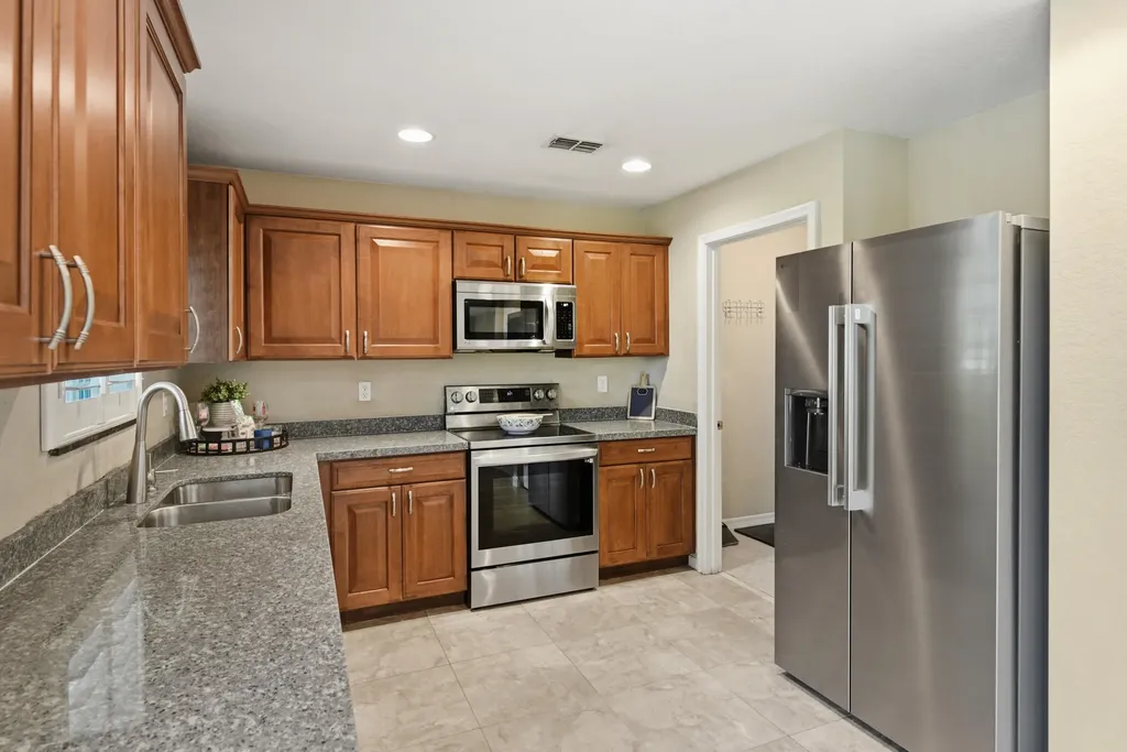 2020 SW Newport Isle Boulevard Port St Lucie FL 34953
