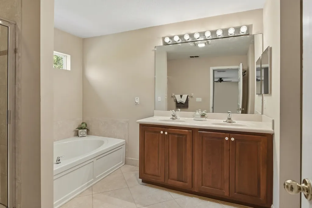 2020 SW Newport Isle Boulevard Port St Lucie FL 34953