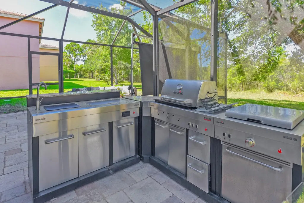 2020 SW Newport Isle Boulevard Port St Lucie FL 34953