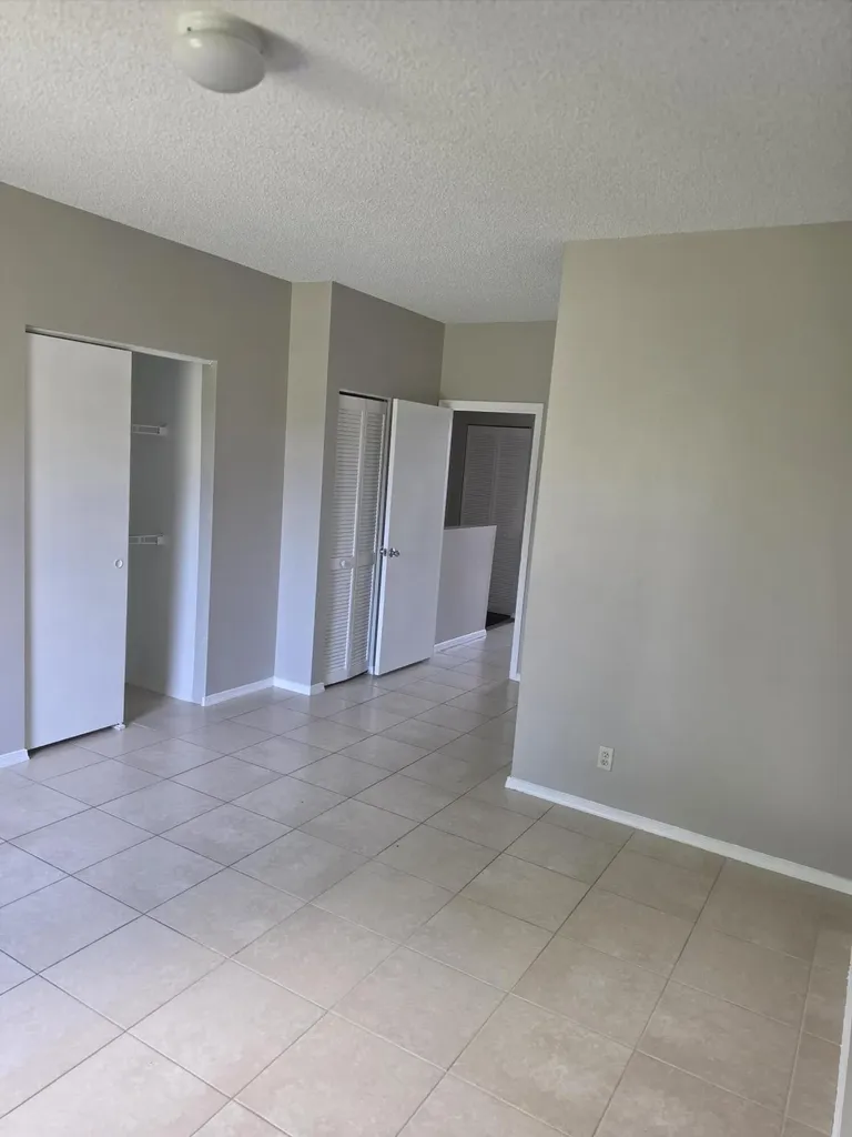 51 Whitehead Circle Weston FL 33326