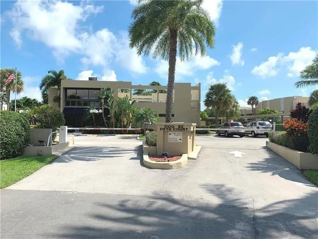 1100 SE 5th Court Pompano Beach FL 33060