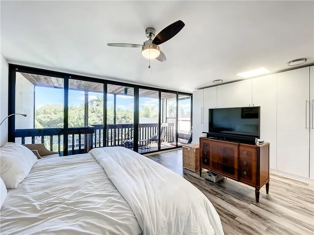 1100 SE 5th Court Pompano Beach FL 33060