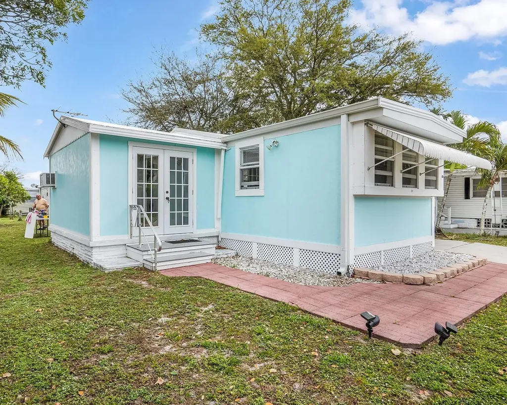 1680 SW 84th Avenue Davie FL 33324