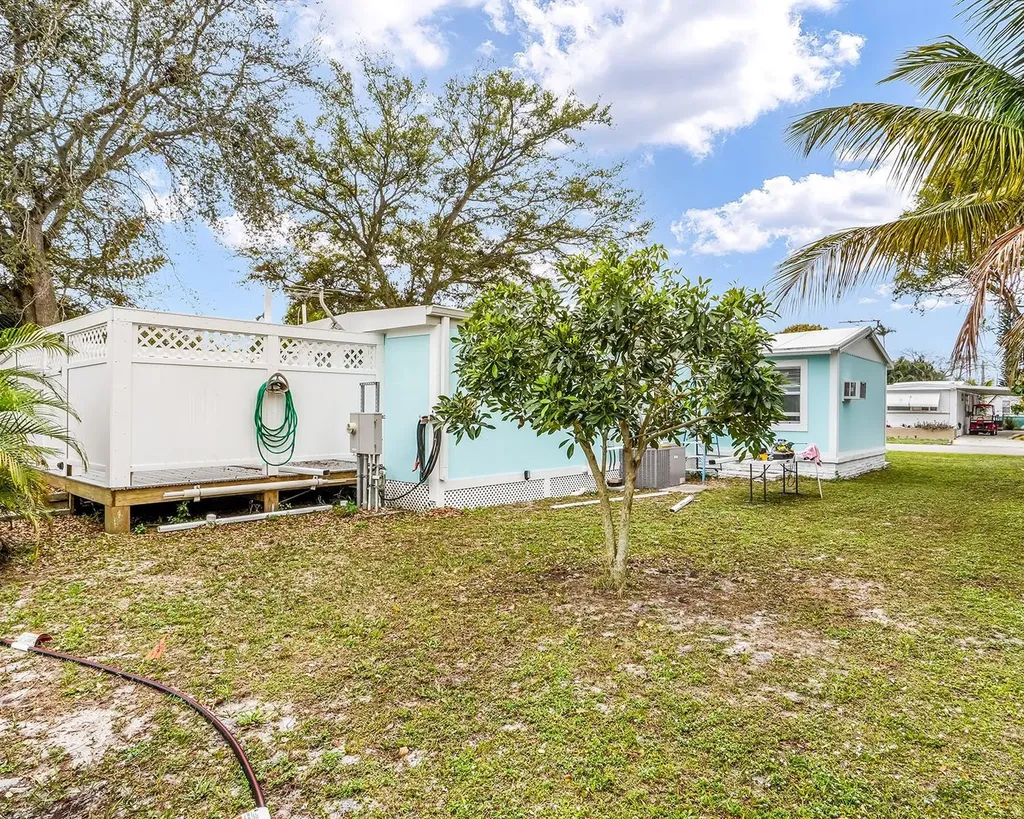 1680 SW 84th Avenue Davie FL 33324