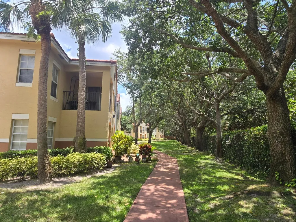 10306 Fox Trail Road S West Palm Beach FL 33411