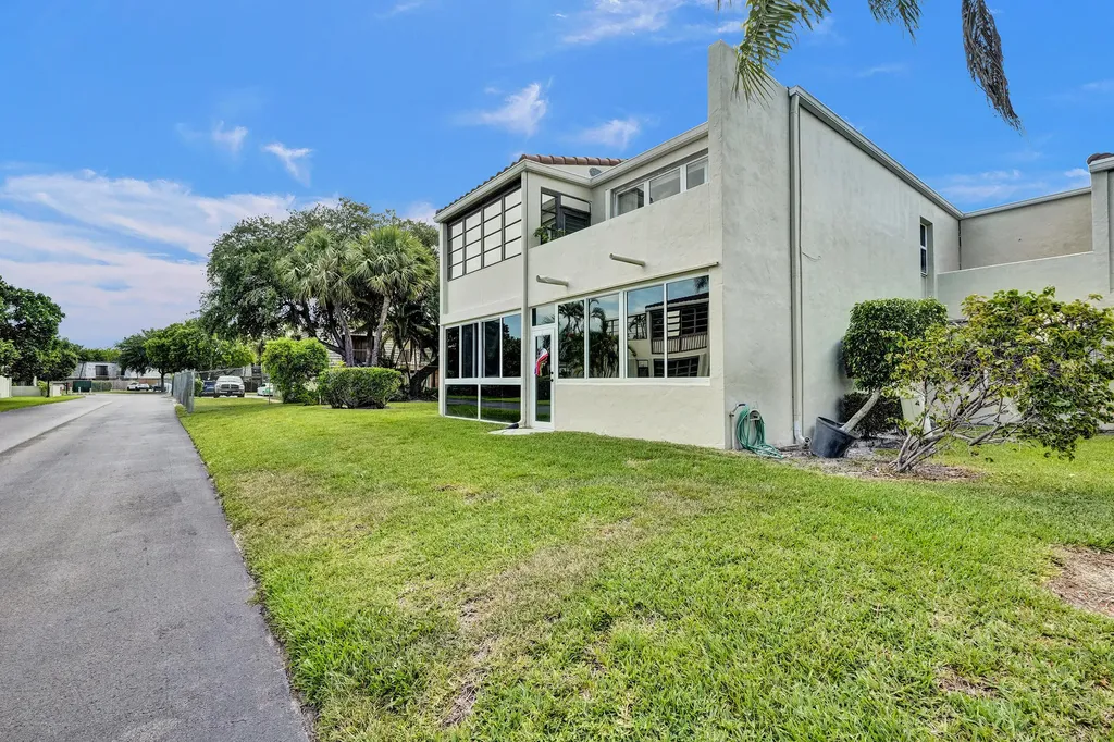 2540 Boundbrook Boulevard West Palm Beach FL 33406