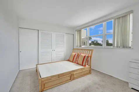 2540 Boundbrook Boulevard West Palm Beach FL 33406