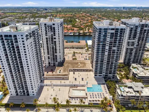 2301 S Ocean Drive Hollywood FL 33019