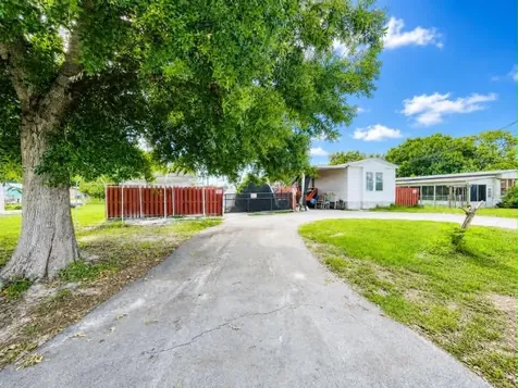2908 SE 37th Avenue Okeechobee FL 34974