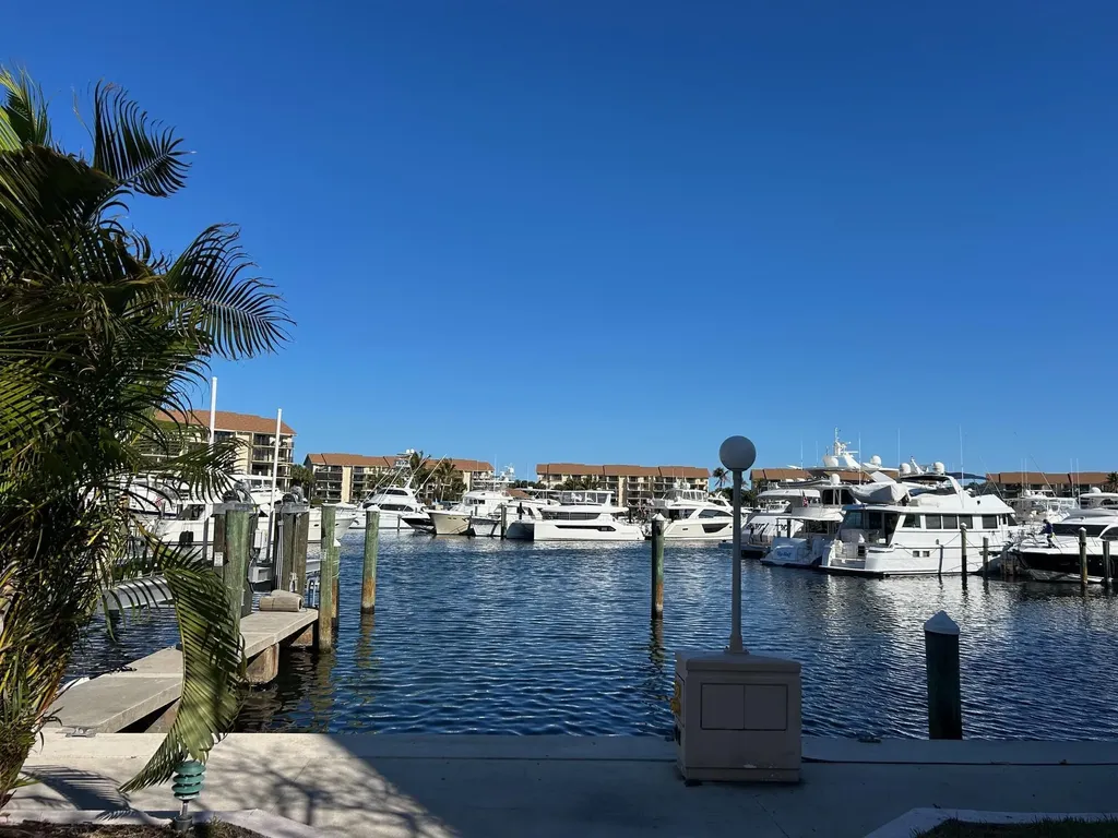 2601 Marina Isle Way Jupiter FL 33477
