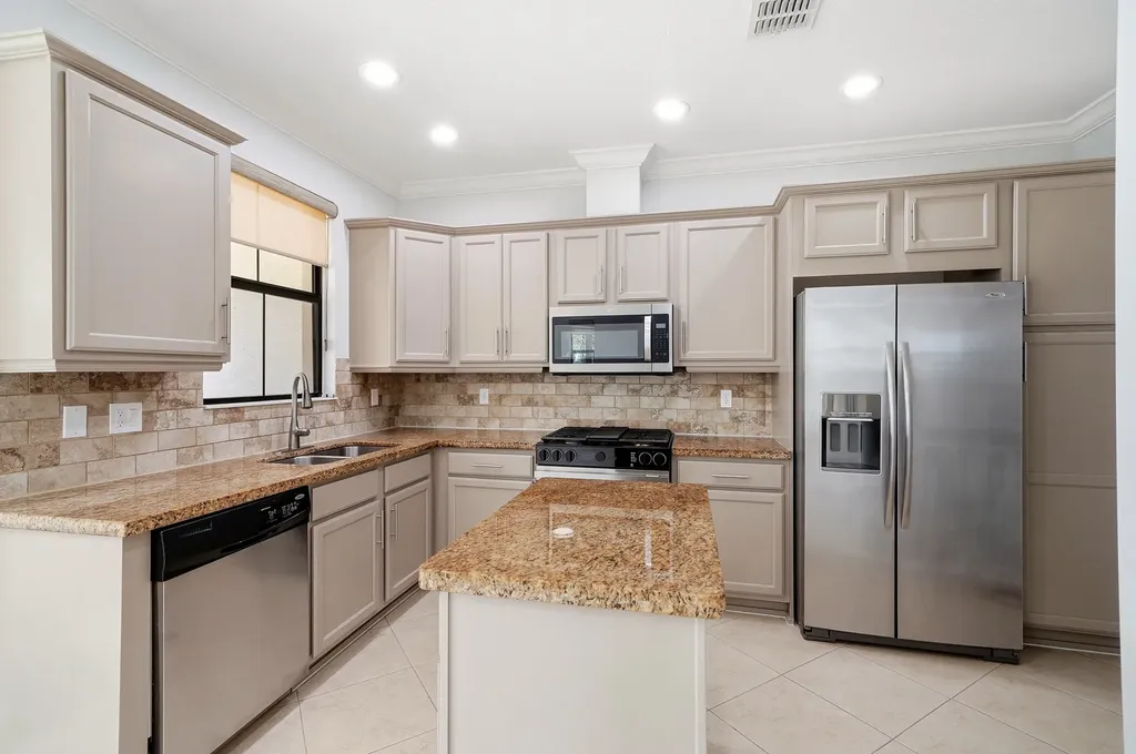 3390 NW 125th Avenue Sunrise FL 33323