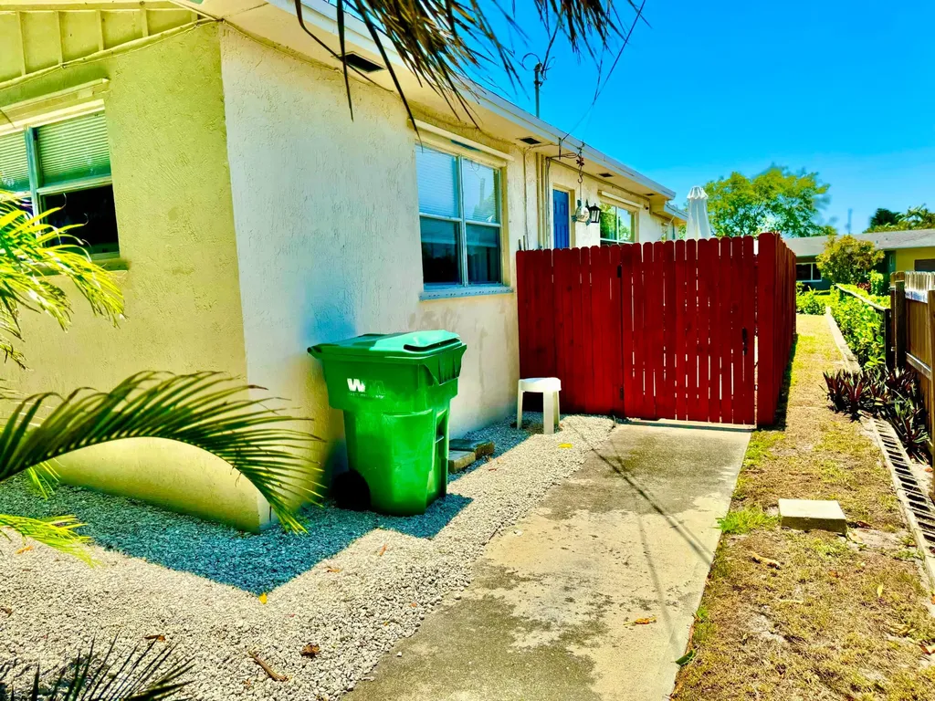 2401 Avenue Q West Palm Beach FL 33404