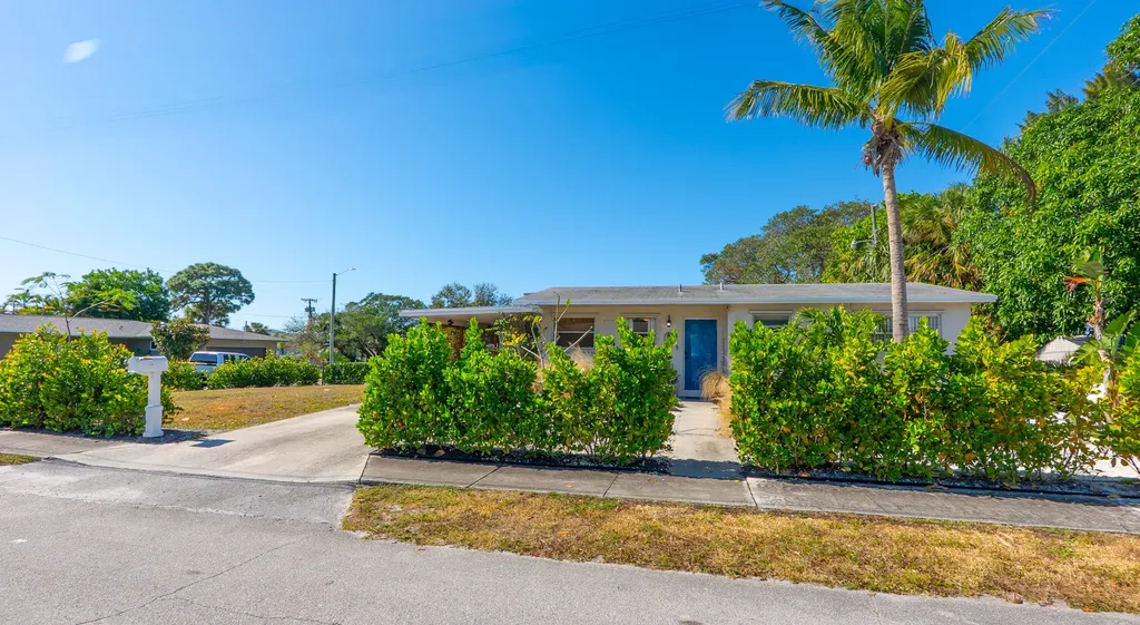 2401 Avenue Q West Palm Beach FL 33404