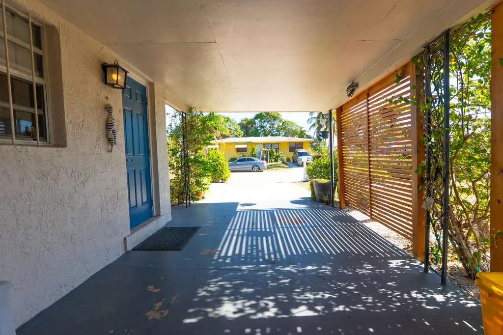 2401 Avenue Q West Palm Beach FL 33404