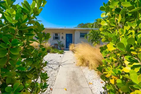 2401 Avenue Q West Palm Beach FL 33404