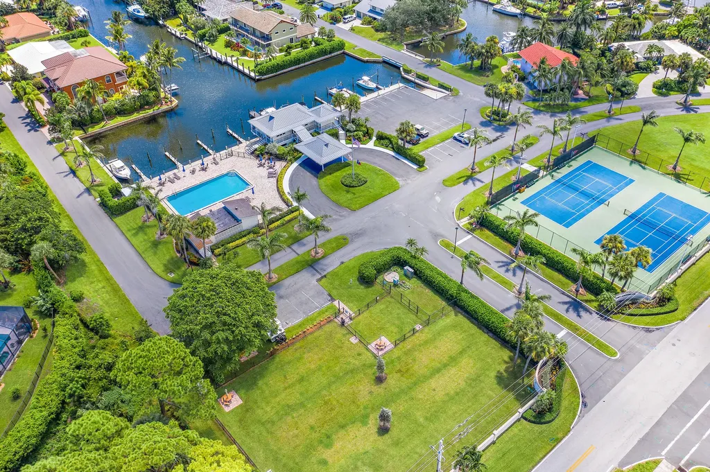 8967 SE Star Island Way Hobe Sound FL 33455