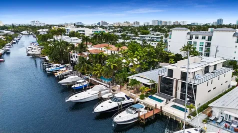 323 Hendricks Isle Fort Lauderdale FL 33301