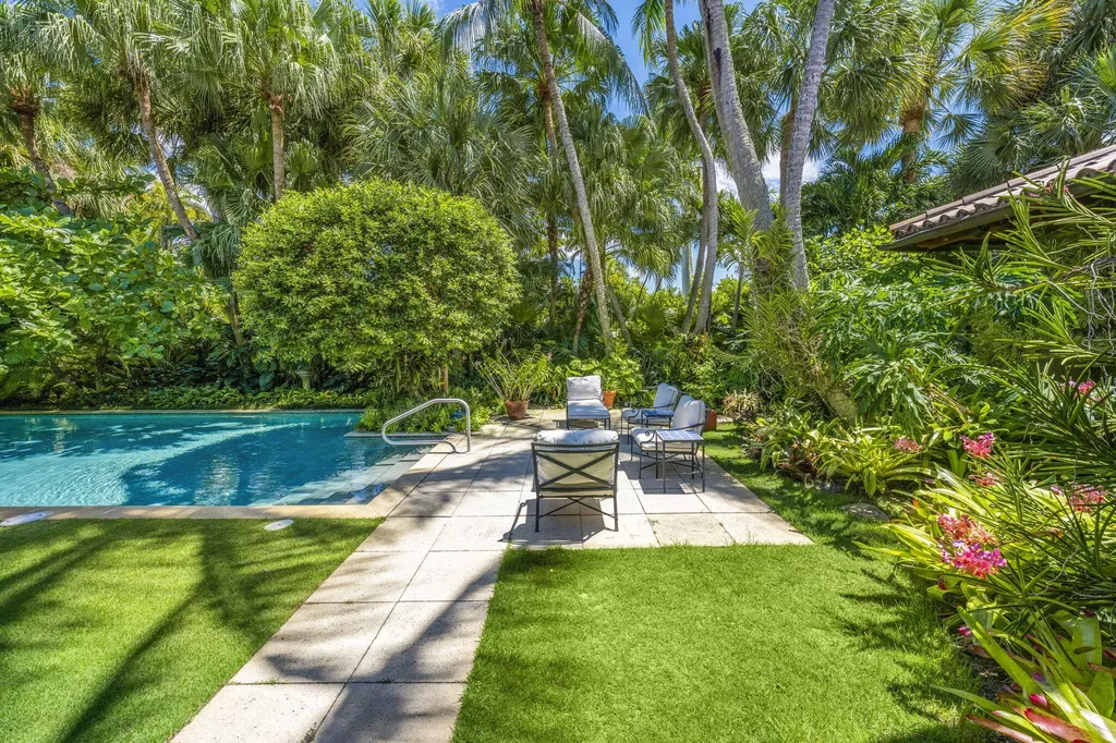 6 La Costa Way Palm Beach FL 33480