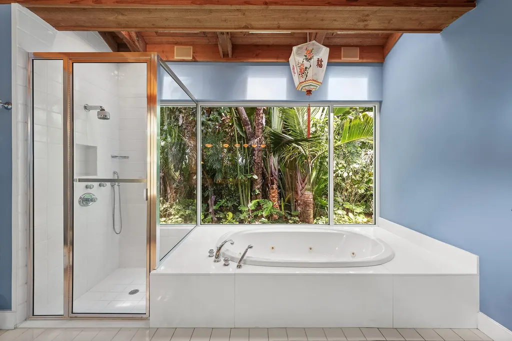 6 La Costa Way Palm Beach FL 33480
