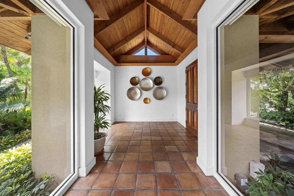 6 La Costa Way Palm Beach FL 33480