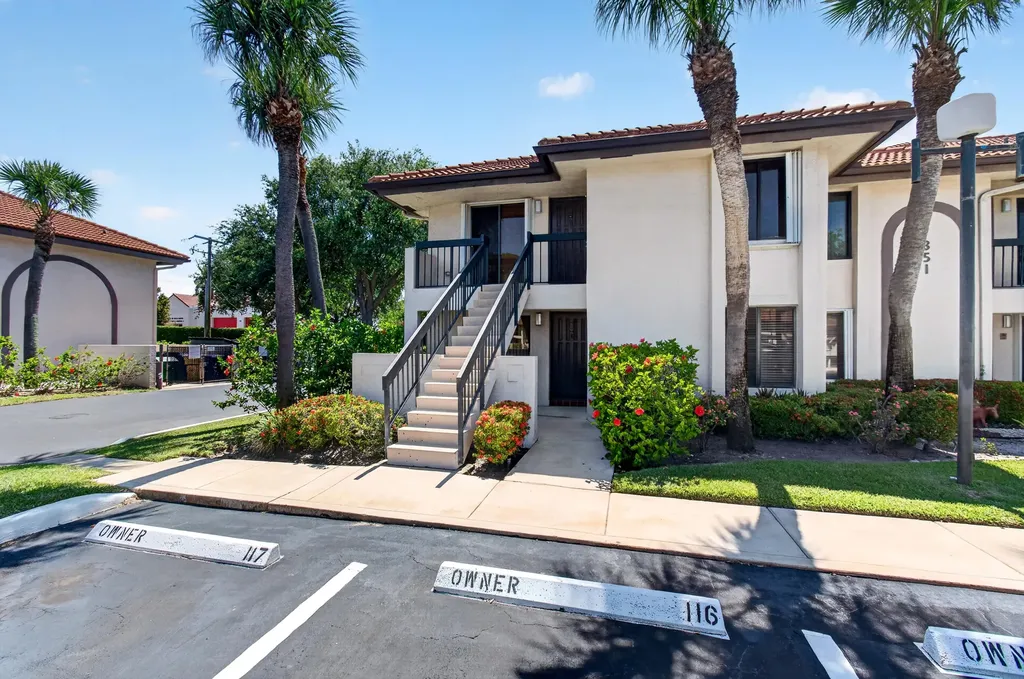 351 Club Circle Boca Raton FL 33487