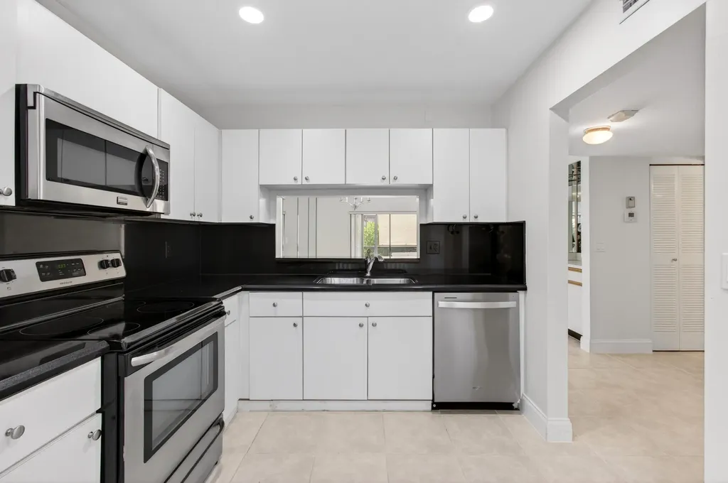 351 Club Circle Boca Raton FL 33487