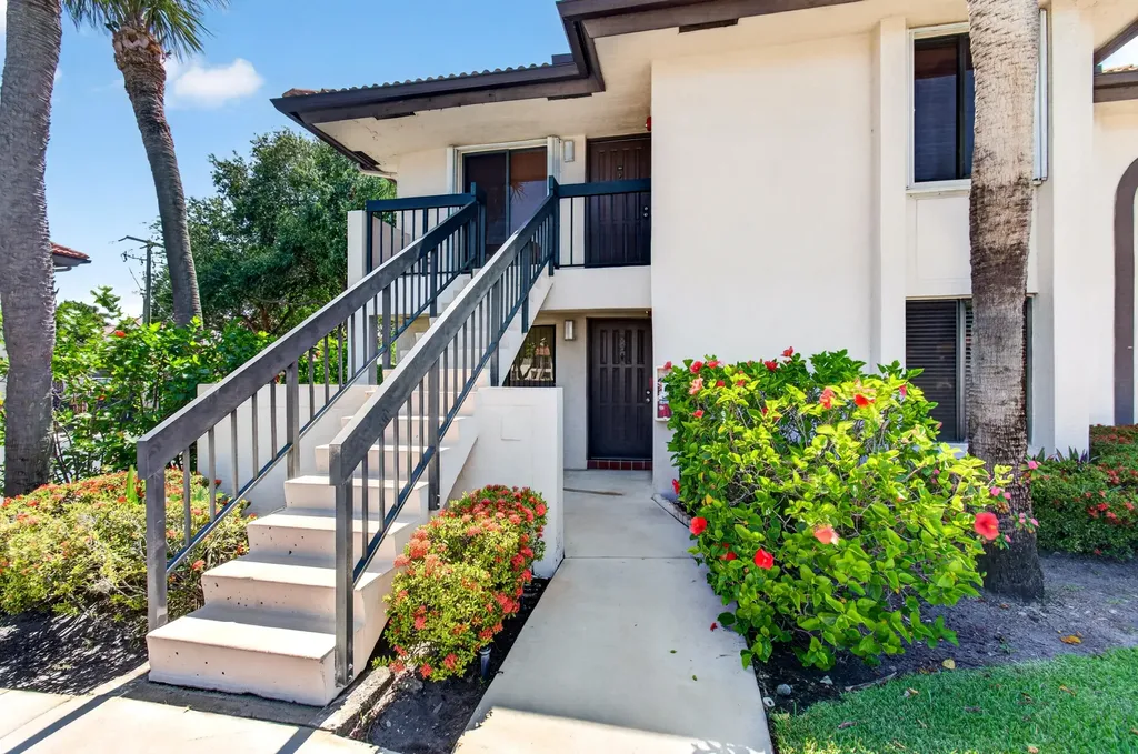 351 Club Circle Boca Raton FL 33487