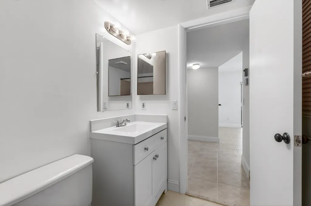 351 Club Circle Boca Raton FL 33487