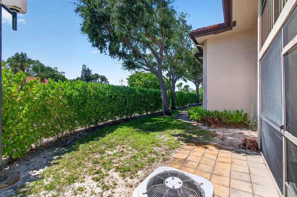 351 Club Circle Boca Raton FL 33487