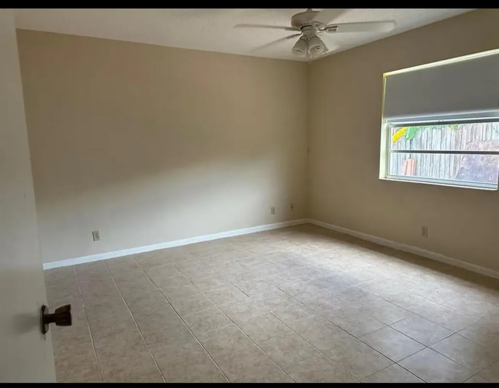 8682 Satalite Terrace West Palm Beach FL 33403