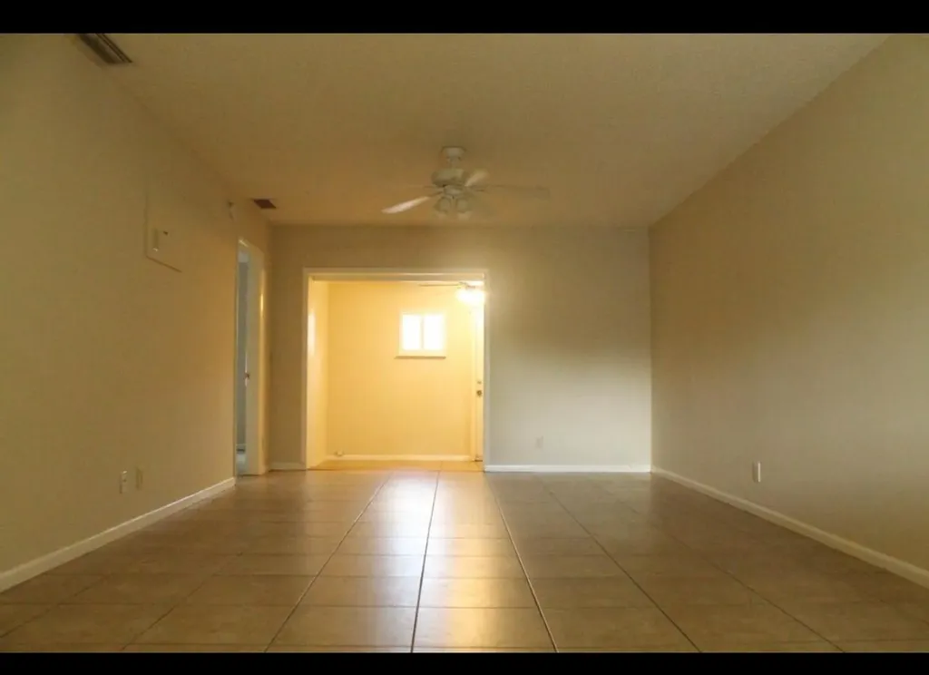 8682 Satalite Terrace West Palm Beach FL 33403