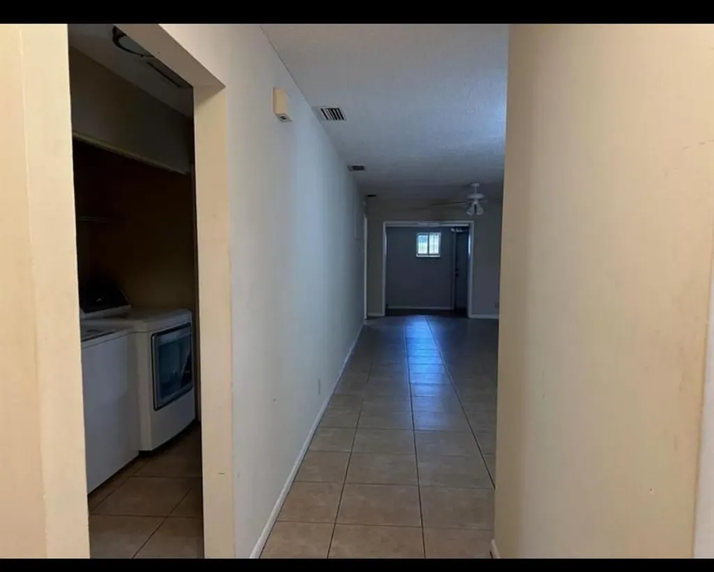 8682 Satalite Terrace West Palm Beach FL 33403