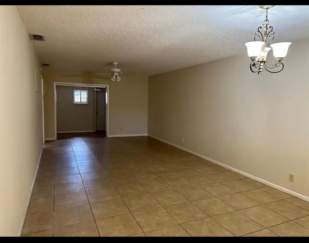 8682 Satalite Terrace West Palm Beach FL 33403
