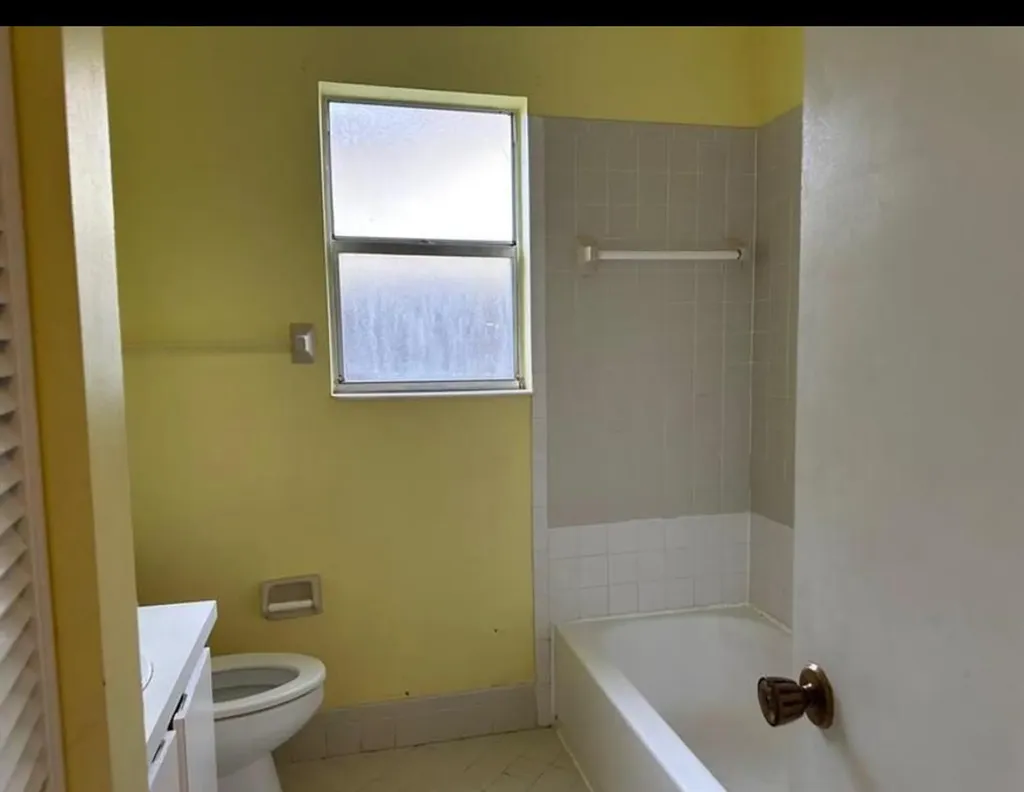 8682 Satalite Terrace West Palm Beach FL 33403