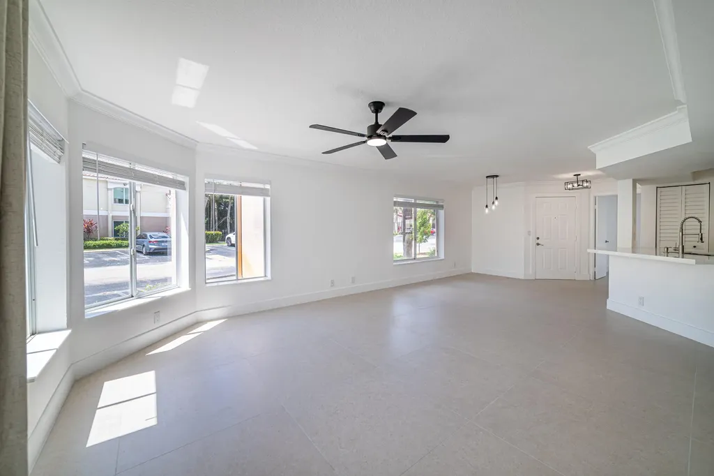 815 W Boynton Beach Boulevard Boynton Beach FL 33426