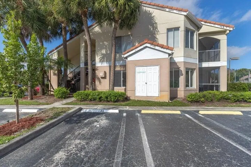 815 W Boynton Beach Boulevard Boynton Beach FL 33426