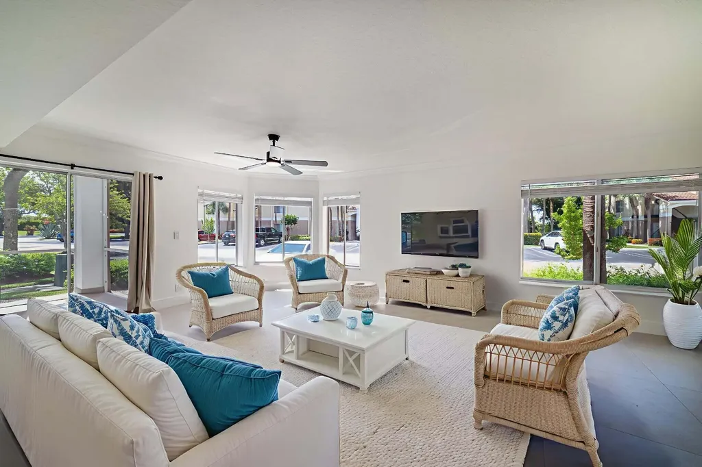 815 W Boynton Beach Boulevard Boynton Beach FL 33426
