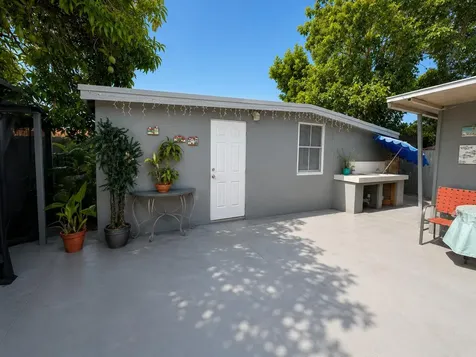 5341 NW 180th Terrace Miami Gardens FL 33055