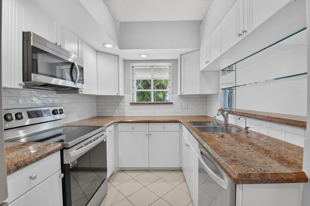10911 Ladera Lane Boca Raton FL 33498