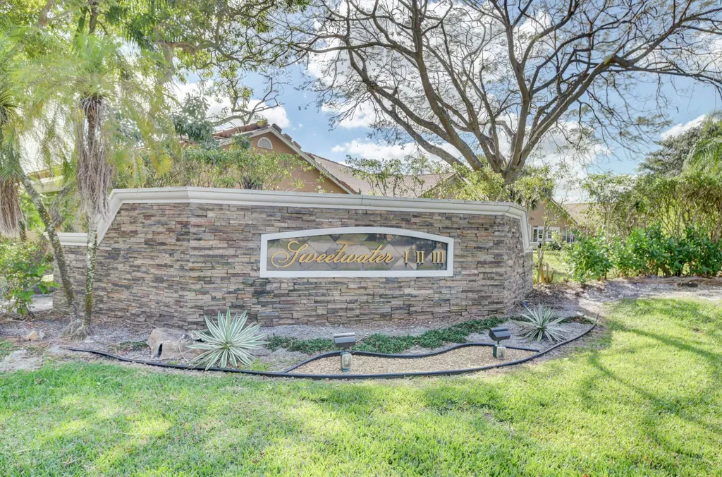 10911 Ladera Lane Boca Raton FL 33498