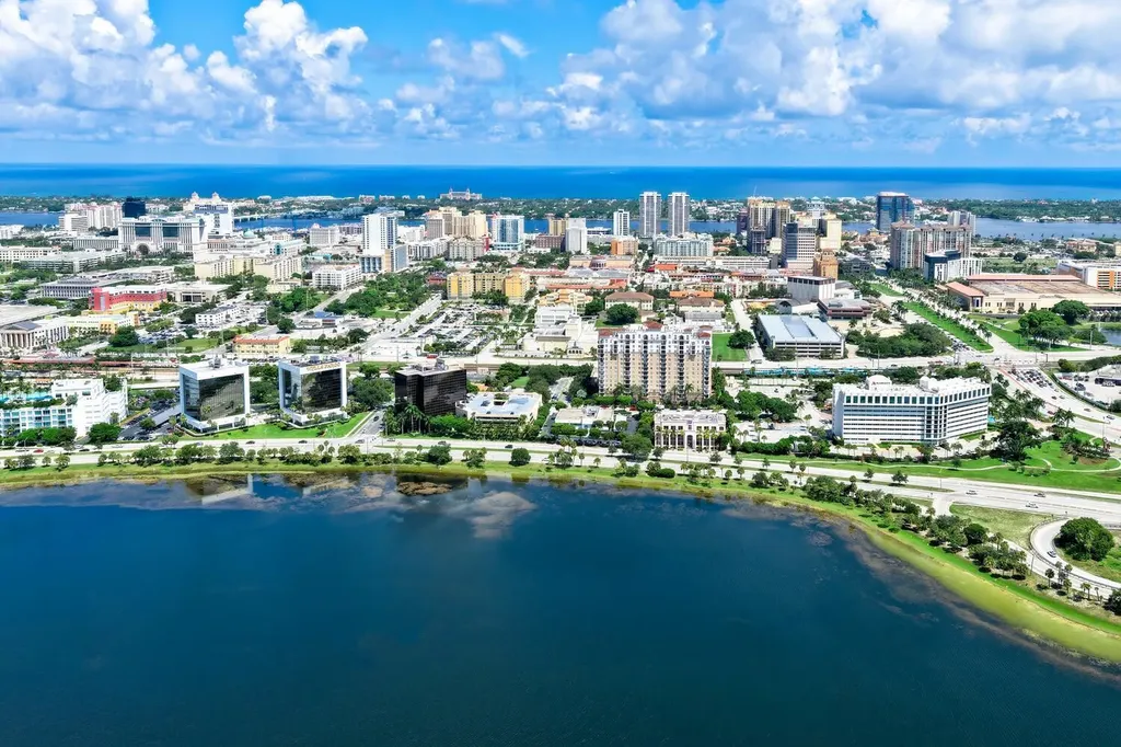 1809 Middleton Way West Palm Beach FL 33409