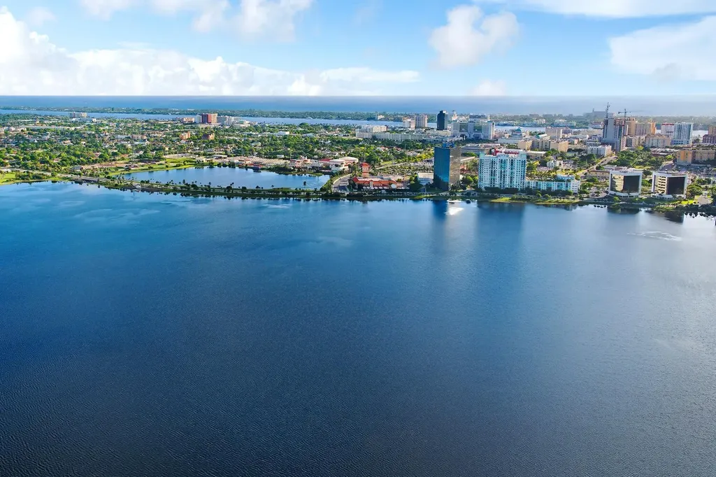1809 Middleton Way West Palm Beach FL 33409
