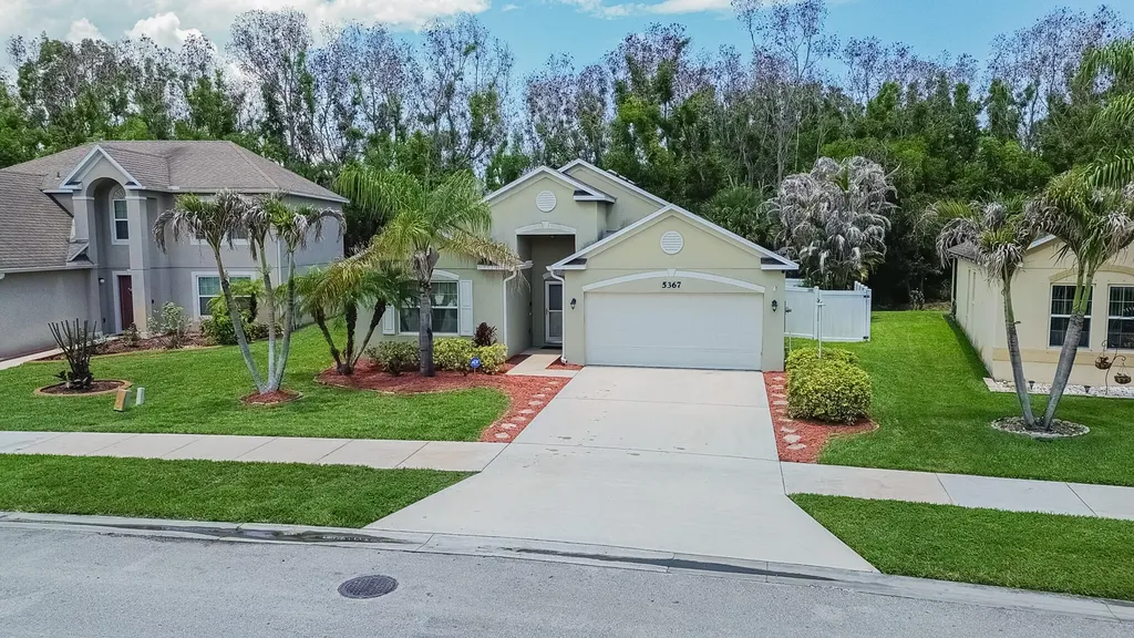 5367 NW Wisk Fern Circle Port St Lucie FL 34986