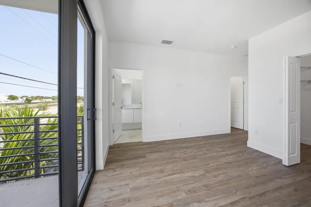 1542 NW 1st Avenue Pompano Beach FL 33060