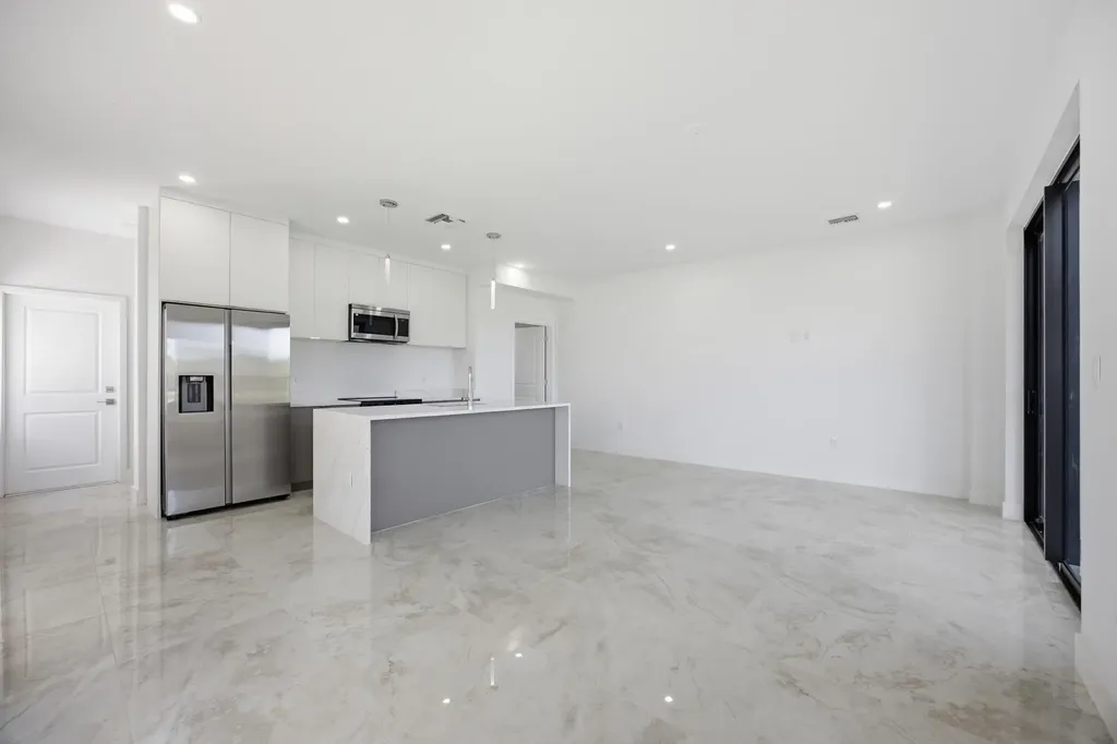 1542 NW 1st Avenue Pompano Beach FL 33060