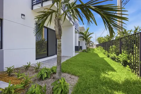 1542 NW 1st Avenue Pompano Beach FL 33060