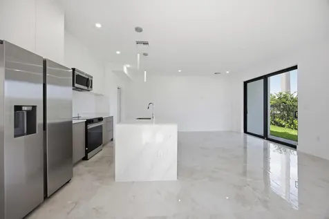 1542 NW 1st Avenue Pompano Beach FL 33060
