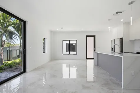 1542 NW 1st Avenue Pompano Beach FL 33060